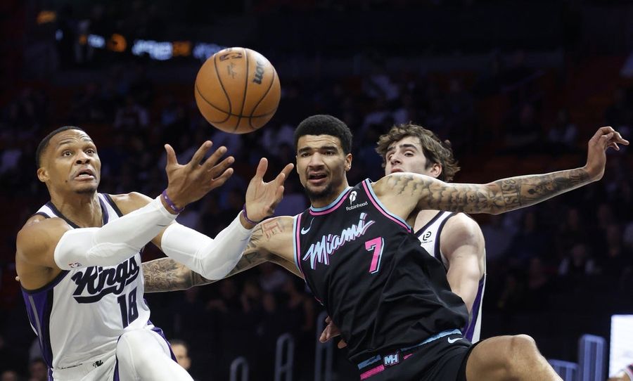 Zach LaVine has season-high 42 as Kings control Heat