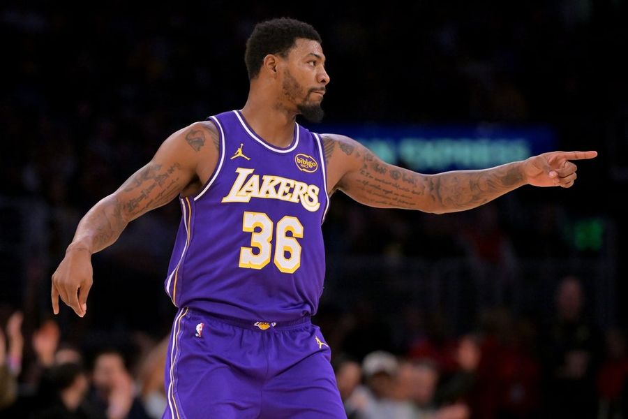 NBA: San Antonio Spurs at Los Angeles Lakers