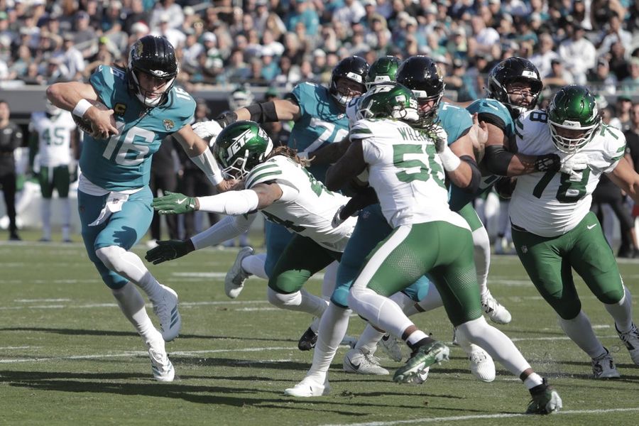 Trevor Lawrence totals six touchdowns in Jaguars' rout of Jets