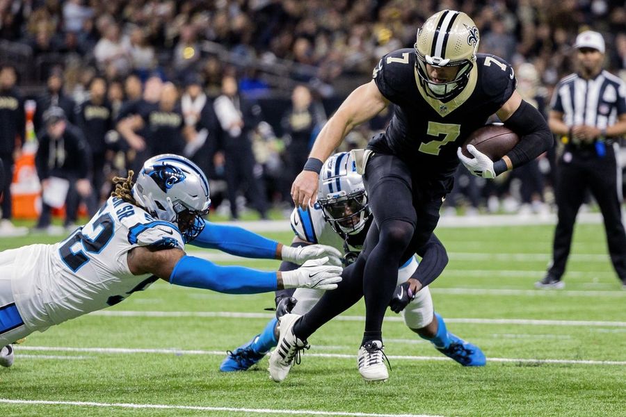 Utility man Taysom Hill departs Saints