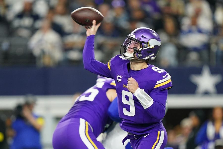 NFL: Minnesota Vikings at Dallas Cowboys