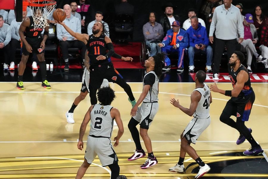 NBA: Emirates Cup Championship-San Antonio Spurs at New York Knicks