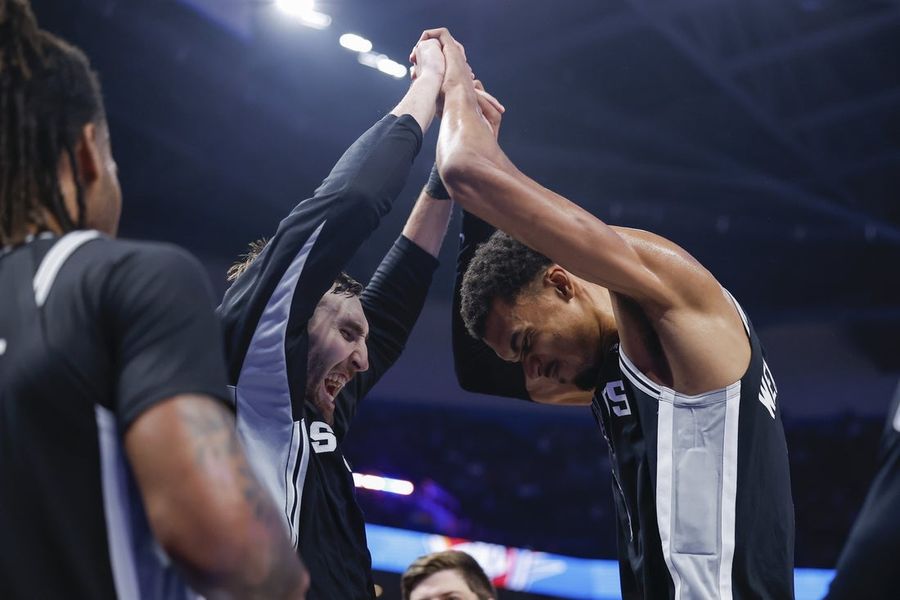 NBA: San Antonio Spurs at Oklahoma City Thunder