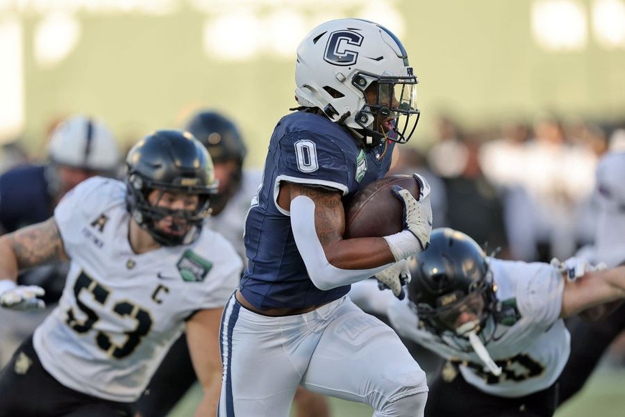 NCAA Football: Fenway Bowl-Connecticut vs Army