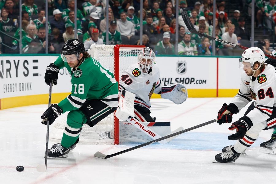 NHL: Chicago Blackhawks at Dallas Stars