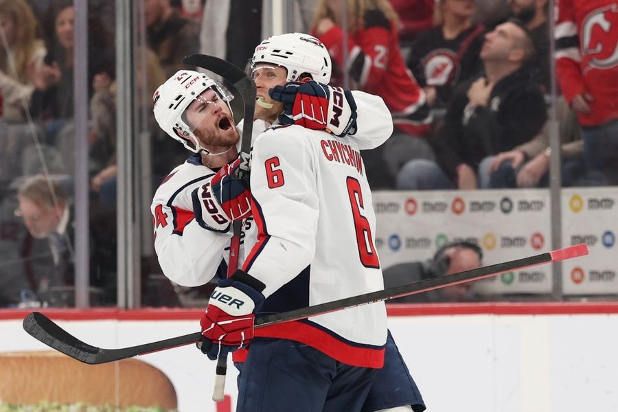 NHL: Washington Capitals at New Jersey Devils