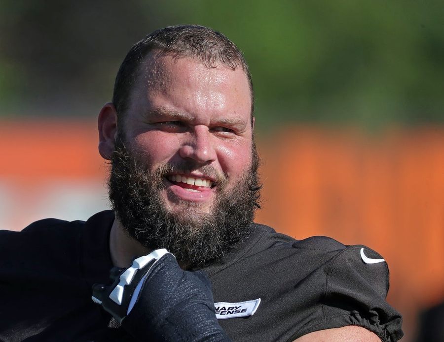 Long-time Browns G Joel Bitonio retires after 12 seasons