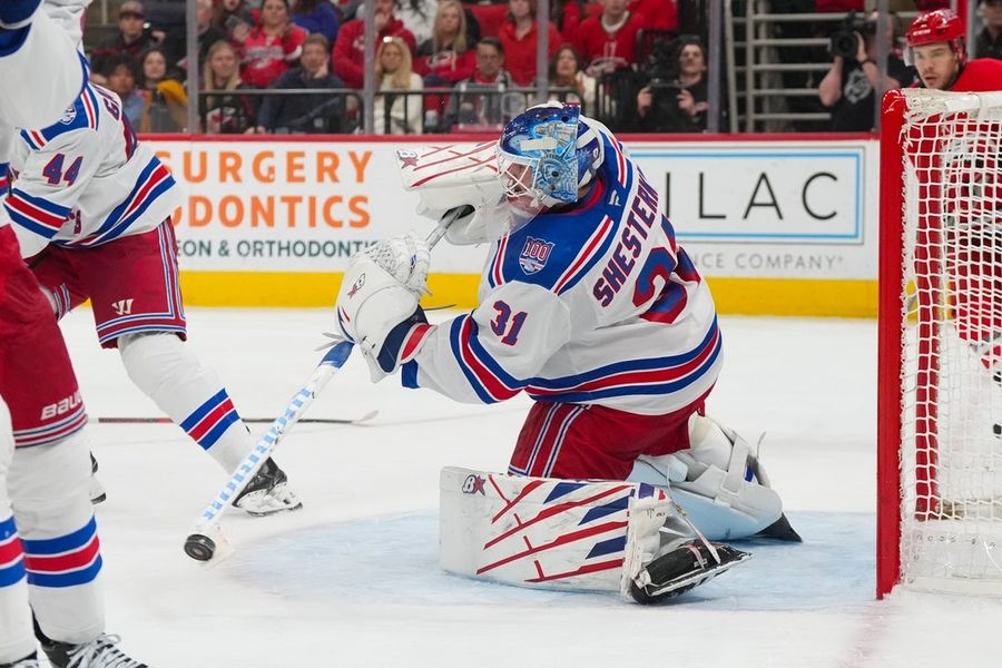 Rangers G Igor Shesterkin exits vs. Mammoth after collision