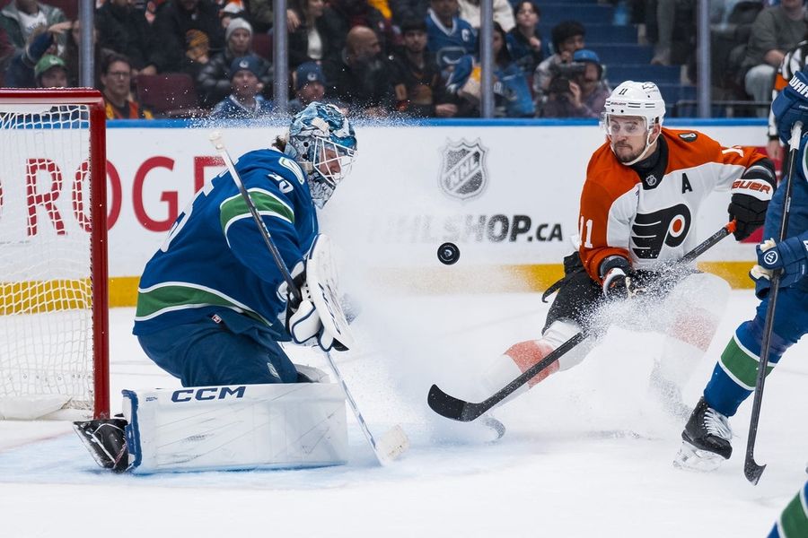 NHL: Philadelphia Flyers at Vancouver Canucks