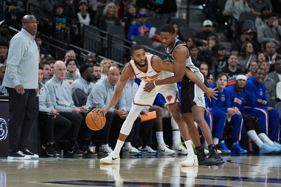 NBA: New York Knicks at San Antonio Spurs