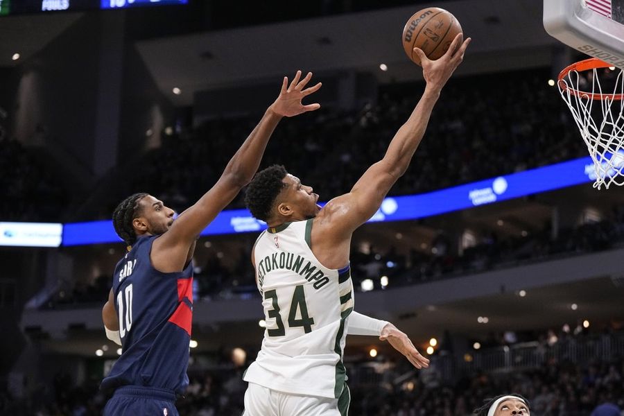 NBA: Washington Wizards at Milwaukee Bucks