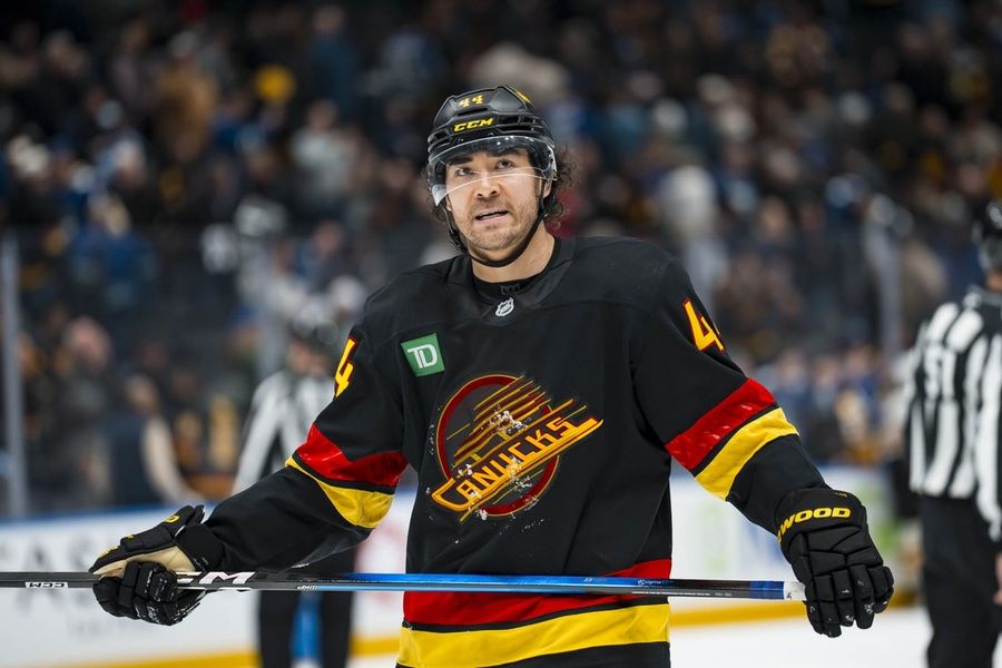 NHL: Boston Bruins at Vancouver Canucks