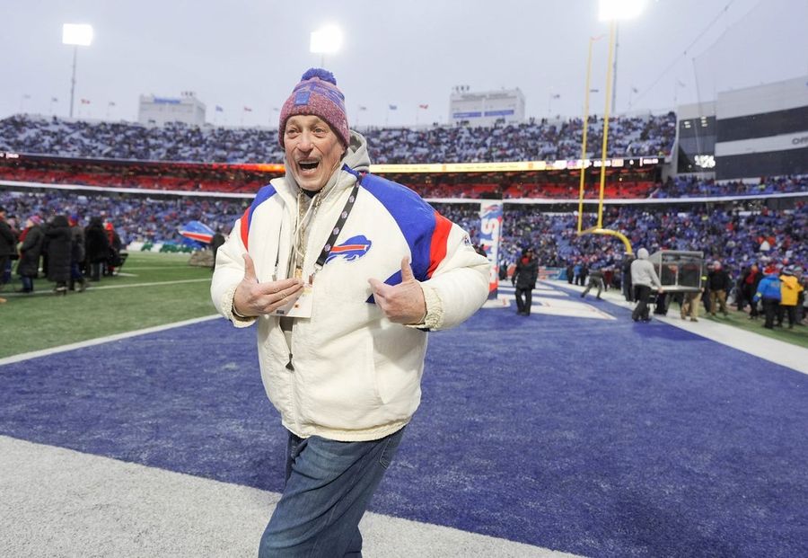 Jim Kelly acknowledges he recently had a stroke