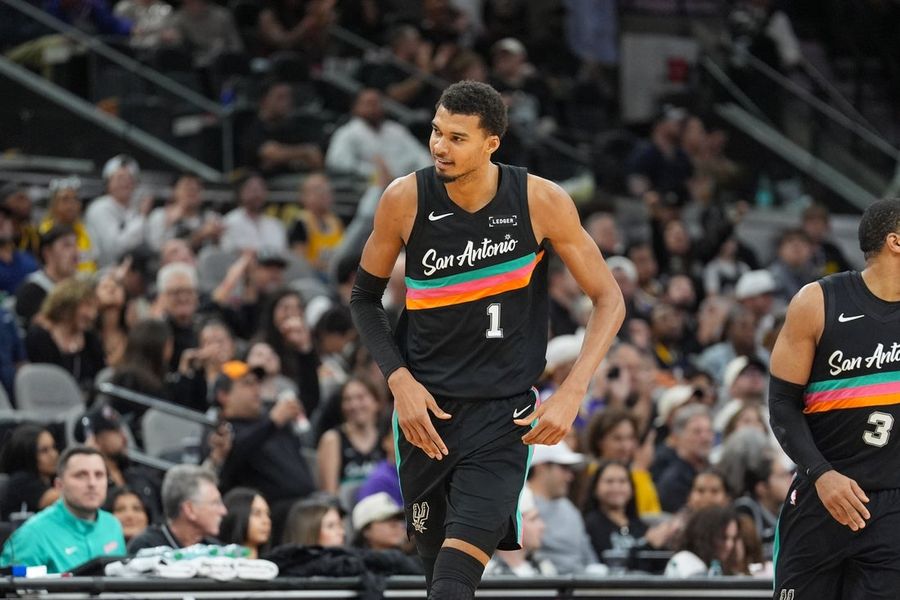 NBA: Los Angeles Lakers at San Antonio Spurs