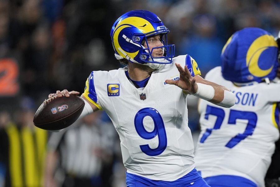El touchdown de último minuto de Matthew Stafford le da a los Rams la victoria sobre los Panthers en el juego de comodines.