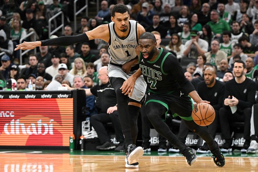 NBA: San Antonio Spurs at Boston Celtics