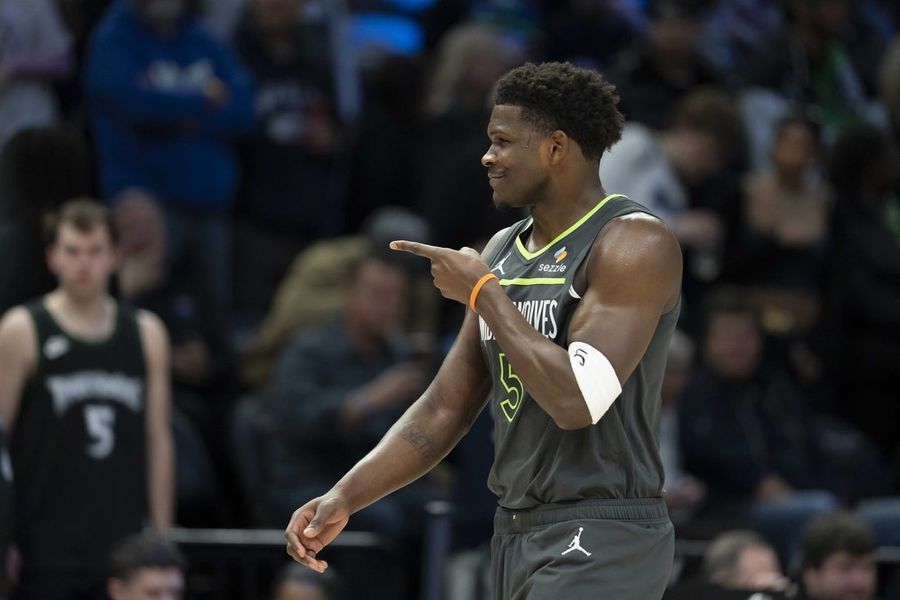 Anthony Edwards punctuates Timberwolves' comeback win over Spurs