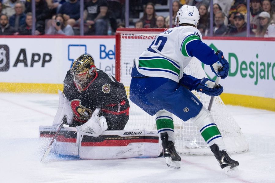 NHL: Vancouver Canucks at Ottawa Senators