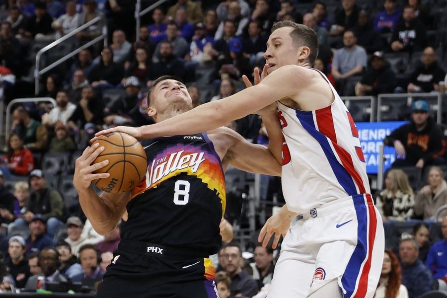 NBA: Phoenix Suns at Detroit Pistons