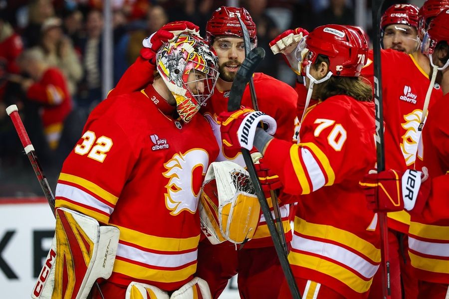 NHL: New York Islanders at Calgary Flames