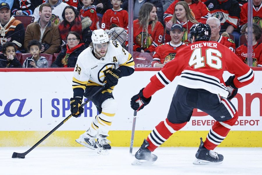 NHL: Boston Bruins at Chicago Blackhawks