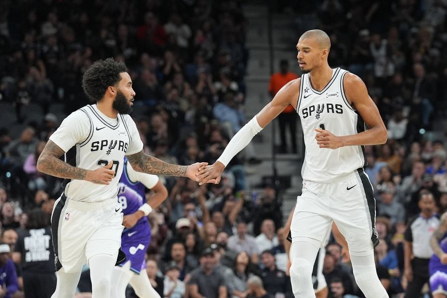 NBA: Utah Jazz at San Antonio Spurs