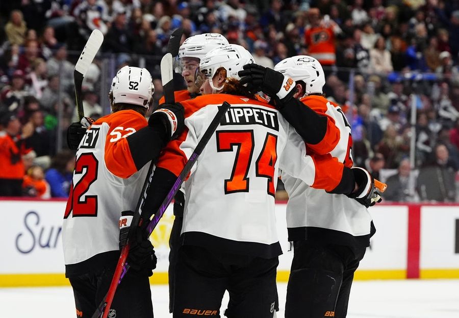 Owen Tippett hat trick leads Flyers in blowout of Avs