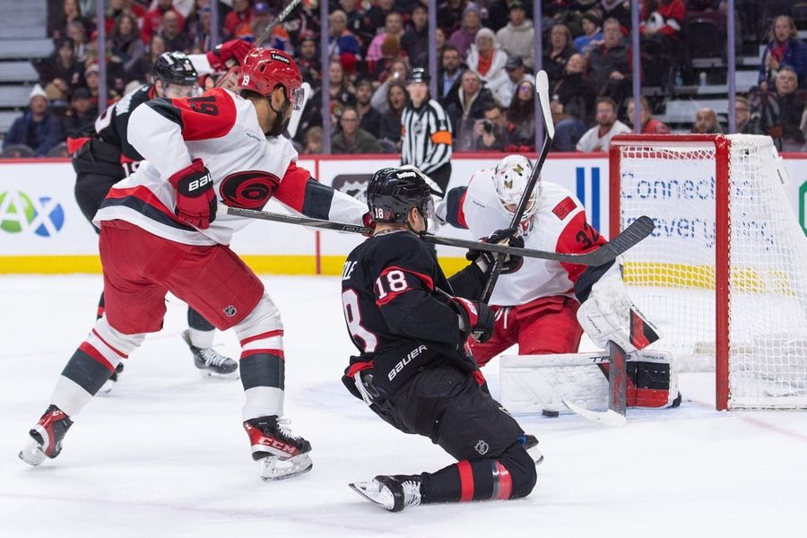 NHL: Carolina Hurricanes at Ottawa Senators