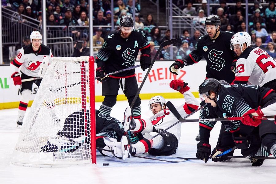 Three-goal third period propels Kraken past Devils