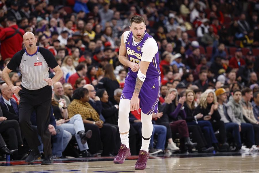 NBA: Los Angeles Lakers at Chicago Bulls