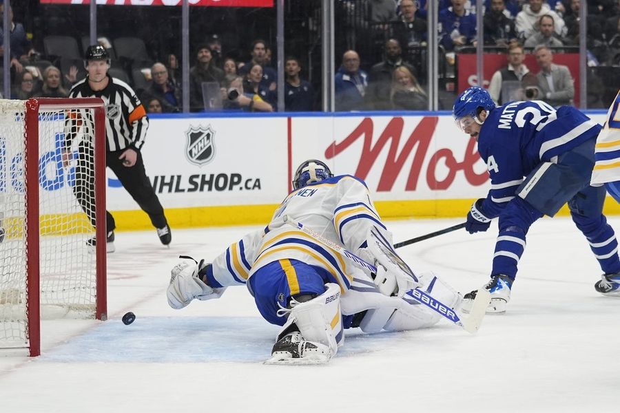 NHL: Buffalo Sabres at Toronto Maple Leafs