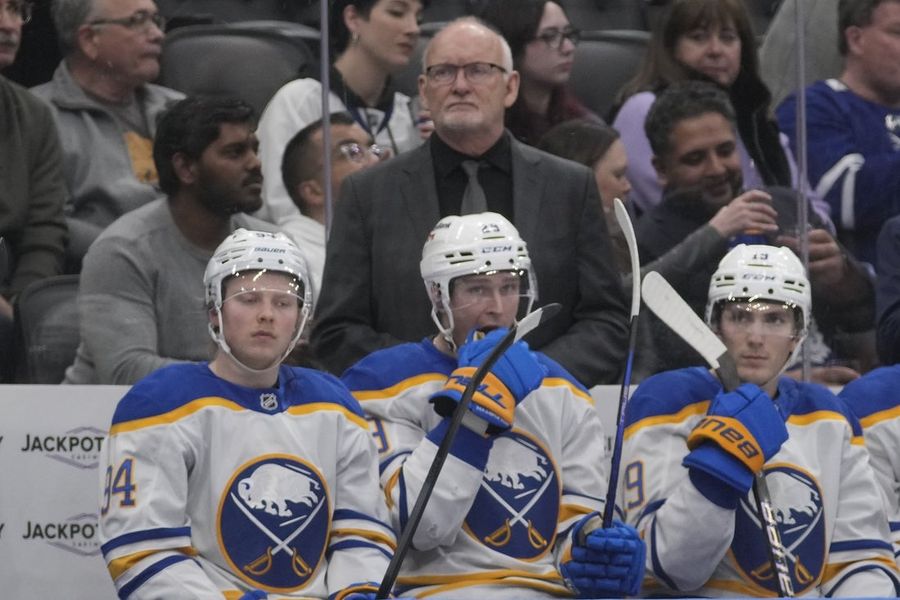 NHL: Buffalo Sabres at Toronto Maple Leafs