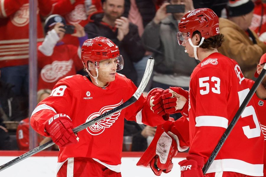 NHL: Washington Capitals at Detroit Red Wings