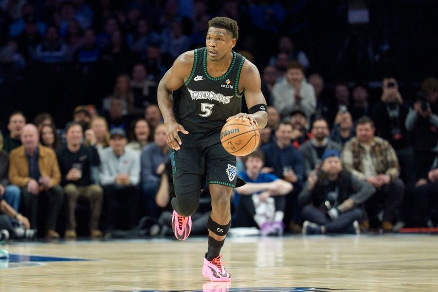 NBA: Oklahoma City Thunder at Minnesota Timberwolves