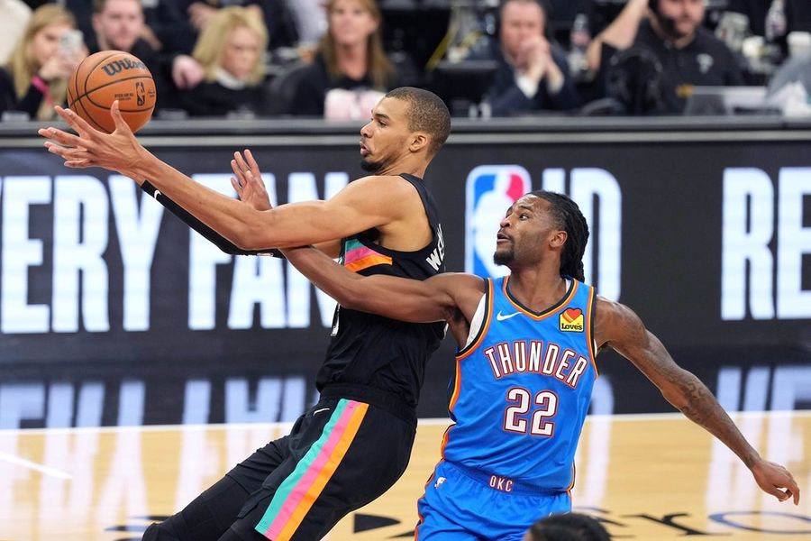 NBA: Oklahoma City Thunder at San Antonio Spurs