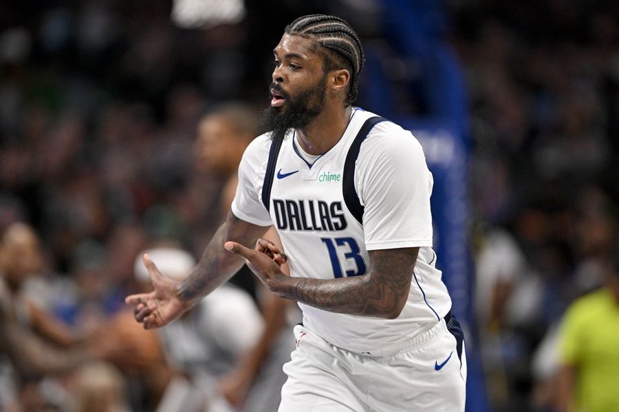 Los Mavericks firman una extensión de contrato por varios años con el alero Naji Marshall.