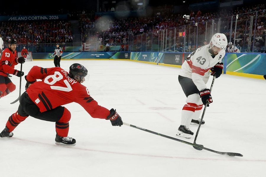 Sidney Crosby becomes Canada's top NHL point scorer at Olympics