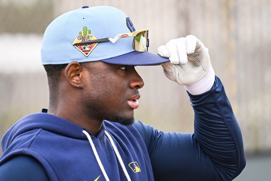 Reports: Brewers signing OF prospect Luis Lara to 7-year, $31M deal