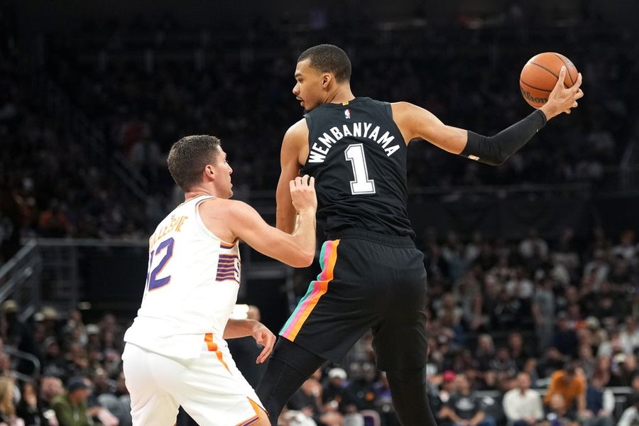 NBA: Phoenix Suns at San Antonio Spurs