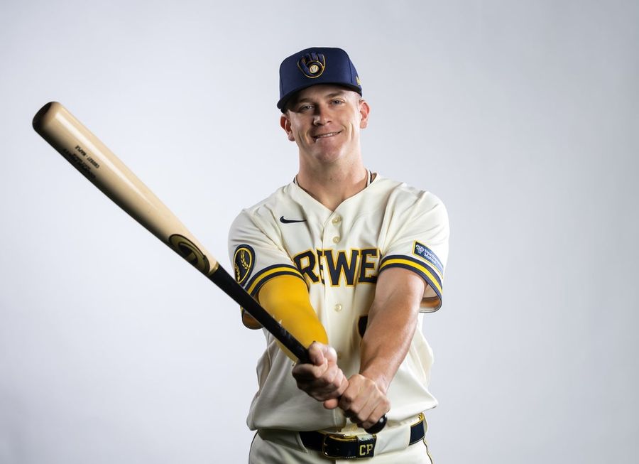Cooper Pratt podría debutar cuando los Brewers inicien la serie contra los Guardians.