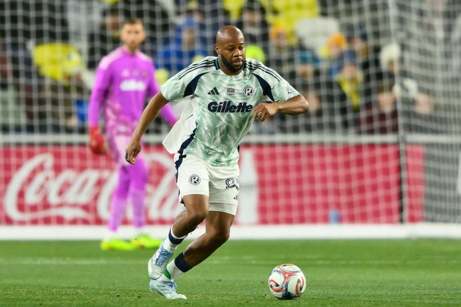 Andrew Farrell, defensa veterano de los Revs, se retira al final de la temporada.