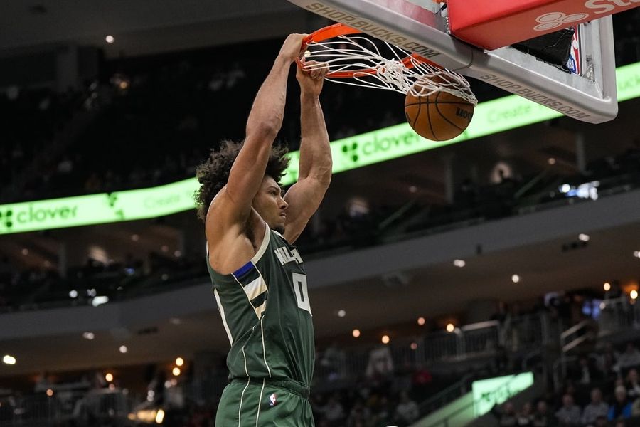 NBA: Cleveland Cavaliers at Milwaukee Bucks