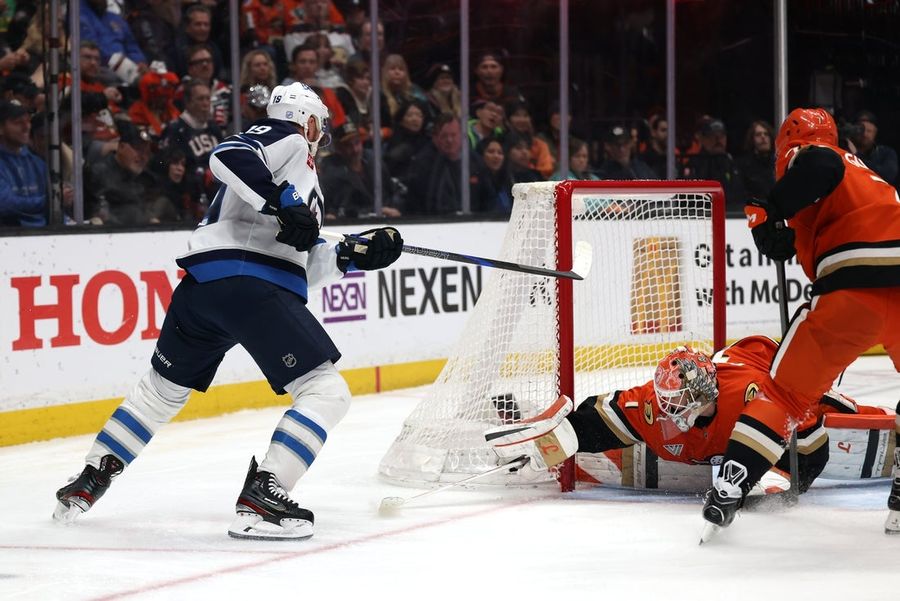 NHL: Winnipeg Jets at Anaheim Ducks