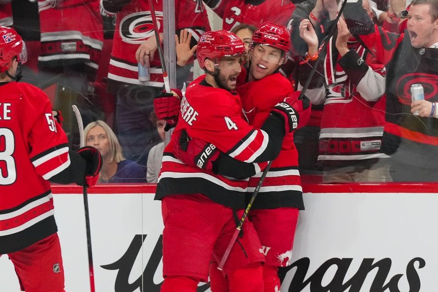 NHL: Detroit Red Wings at Carolina Hurricanes