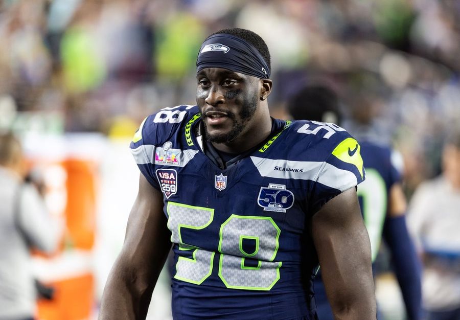 Report: Derick Hall, Seahawks agree to 3-year, $42M extension
