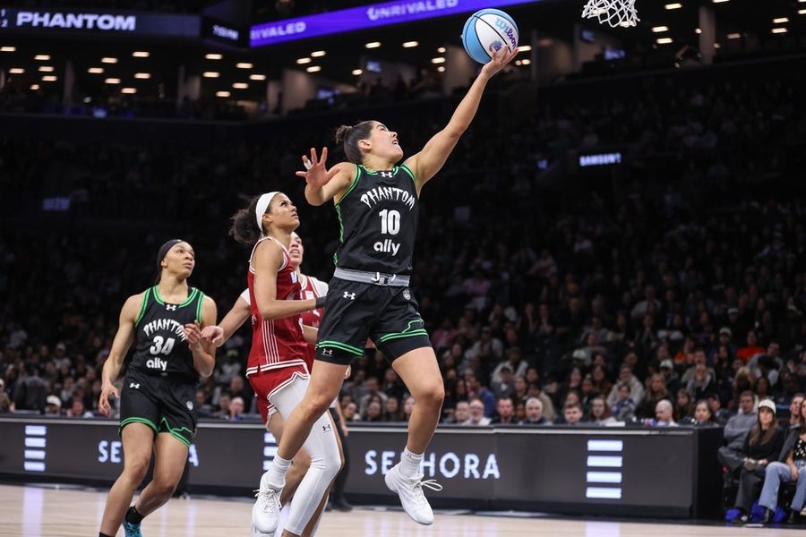 Basketball: Invincibles: Semifinals Vinyl vs Phantom BC