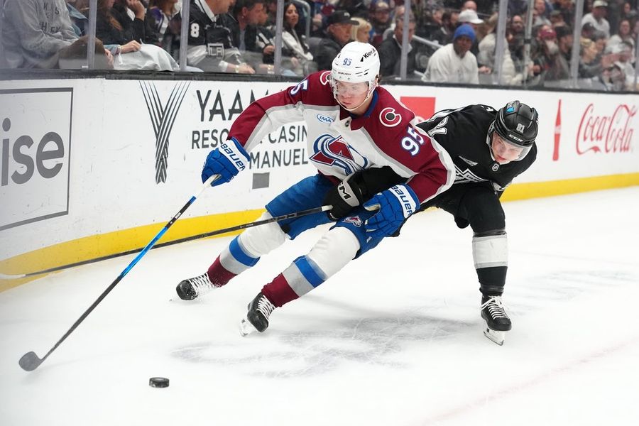 Avalanche ruin debut of Kings interim coach D.J. Smith