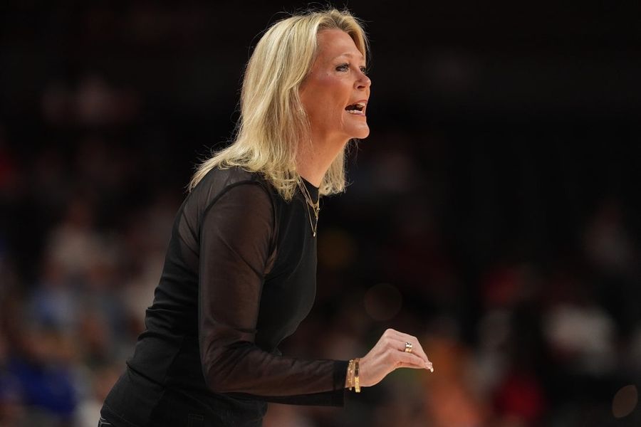 Katie Abrahamson-Henderson out as Georgia coach