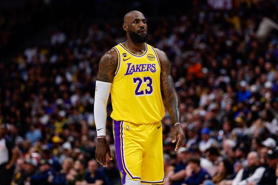 With LeBron James in question, Lakers take aim at spiraling Pacers