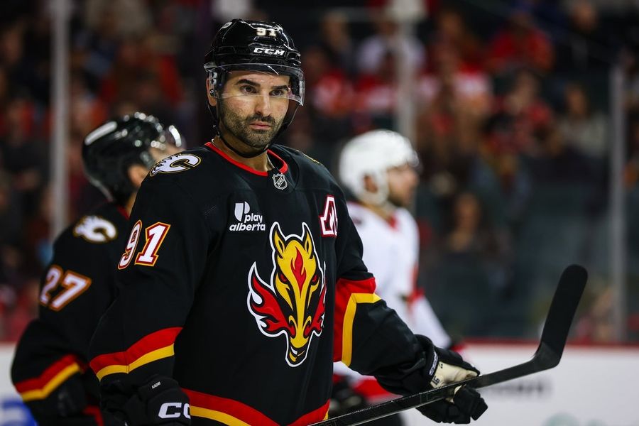 Avalanche recupera al alero Nazem Kadri en intercambio con Flames